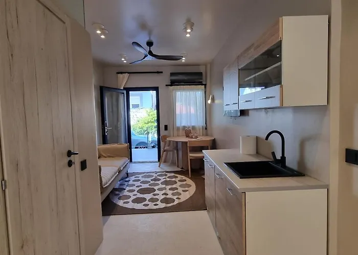 Vaios Luxury بوليخرونو